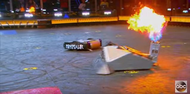 「BattleBots」BlackSmith VS Minotaur