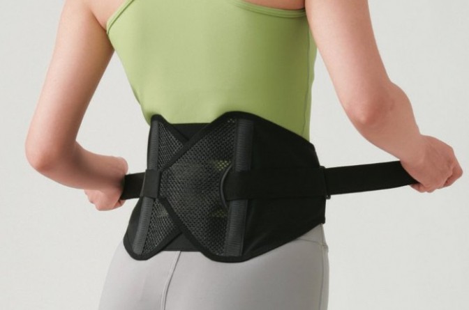 【腰が痛い人たちへ】腰痛ベルトの正しい使い方