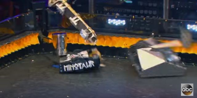 「BattleBots」BlackSmith VS Minotaur