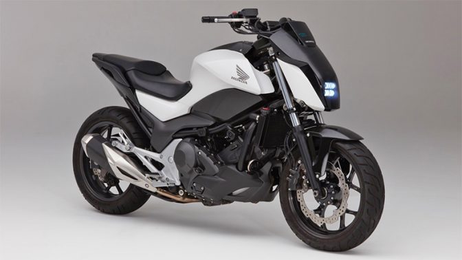 とことこ歩くように動く。自律走行するホンダの大型バイク「Honda Riding Assist」にLOVE 2