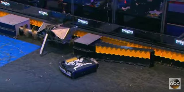 「BattleBots」BlackSmith VS Minotaur