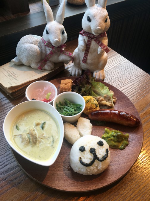 【大人用お子様ランチ】ウサちゃんライスが可愛い新メニュー