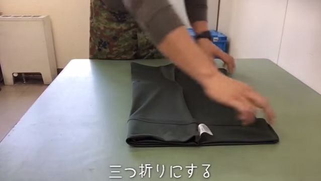 「米軍式Ｔシャツのたたみ方」