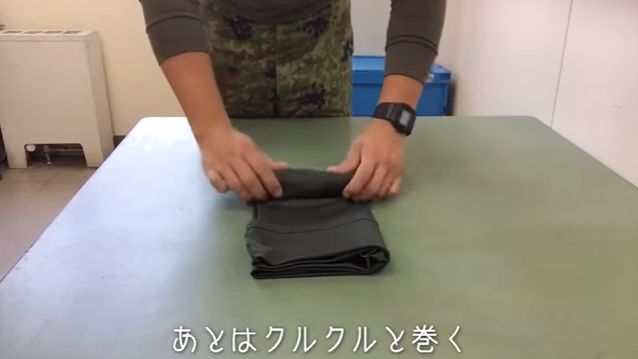 「米軍式Ｔシャツのたたみ方」