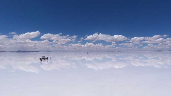 ドローンで撮影してみたウユニ塩湖！まるで鏡のような映像が話題に